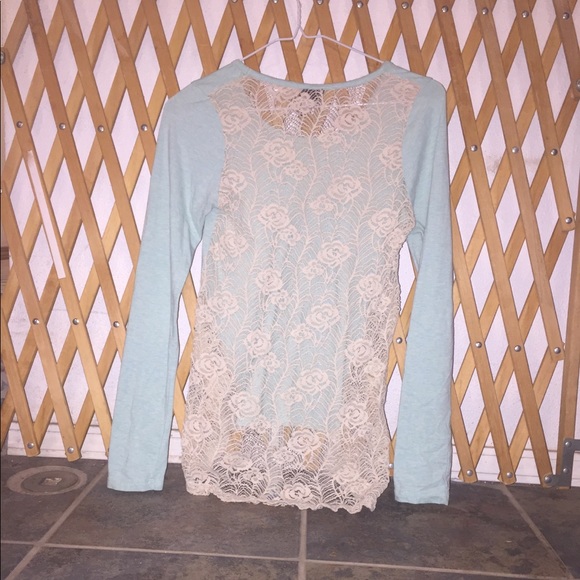 Teal long sleeve shirt with lace pocket - Picture 2 of 2